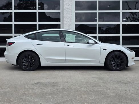 Used 2023 Tesla Model 3 Standard Range image 3