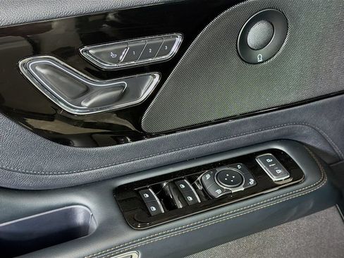 Used 2025 Lincoln Aviator Reserve AWD/4WD image 18