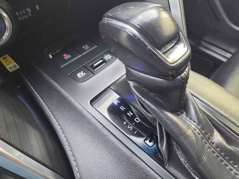 Used 2021 Toyota Venza Limited image 30