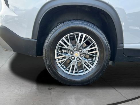 Certified 2025 Chevrolet Traverse LT w/ Driver Confidence Package image 30