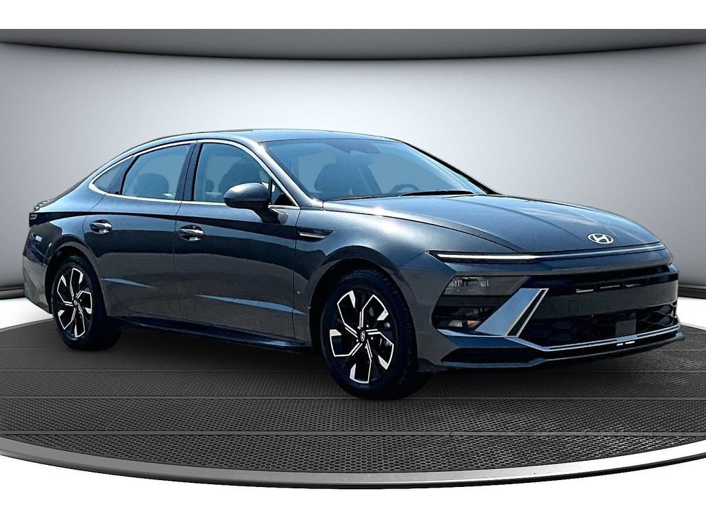 Used 2025 Hyundai Sonata SEL FWD image 14