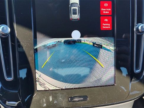 New 2026 Volvo XC40 B5 Core w/ Climate Package image 20