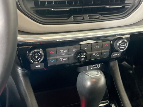Used 2022 Jeep Compass Limited AWD/4WD image 15