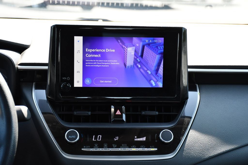 Used 2025 Toyota Corolla LE FWD image 27