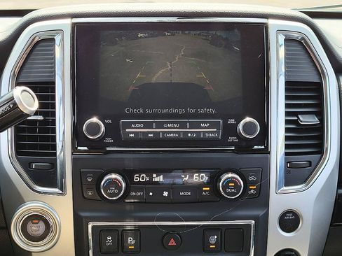 Used 2021 Nissan Titan SV w/ SV Convenience Package RWD image 26