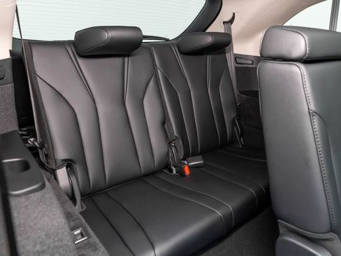 Used 2023 Acura MDX SH-AWD image 16