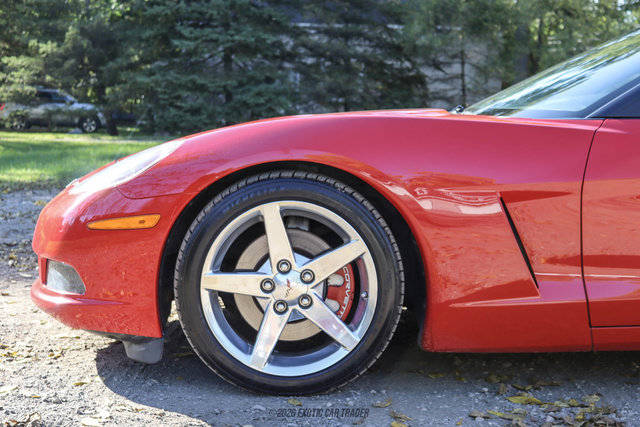 Used 2005 Chevrolet Corvette Convertible w/ Preferred Equipment Group RWD image 3
