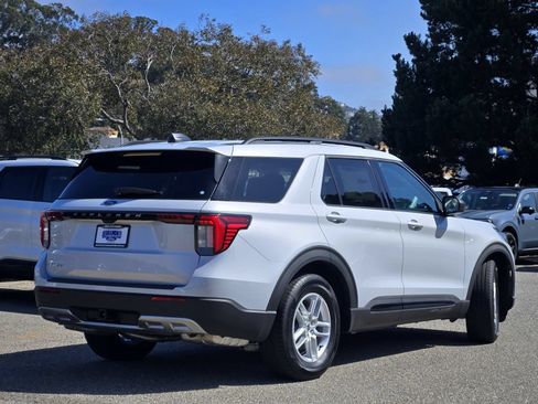 New 2026 Ford Explorer Active w/ Active Comfort Package RWD image 4