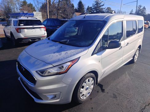 Used 2022 Ford Transit Connect XLT image 3