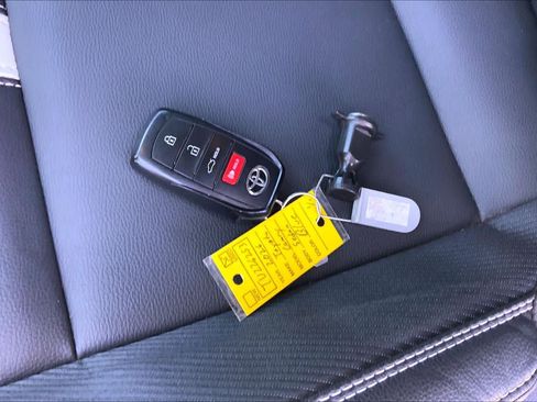 Used 2026 Toyota Camry SE w/ Convenience Package FWD image 15