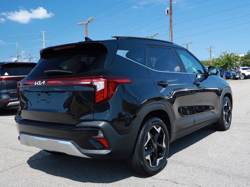 Used 2024 Kia Seltos EX FWD image 5
