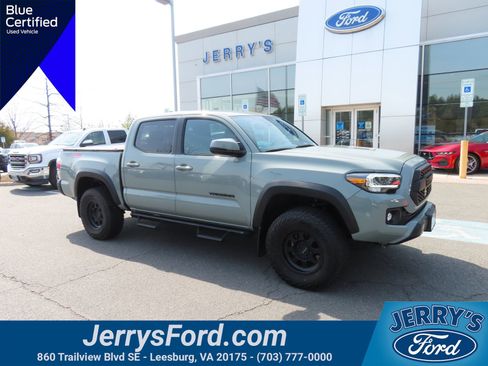 Used 2023 Toyota Tacoma TRD Off-Road image 1