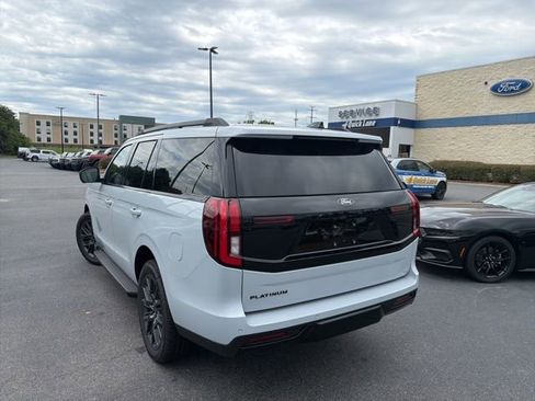 New 2026 Ford Expedition Platinum w/ Stealth Appearance Package AWD/4WD image 19