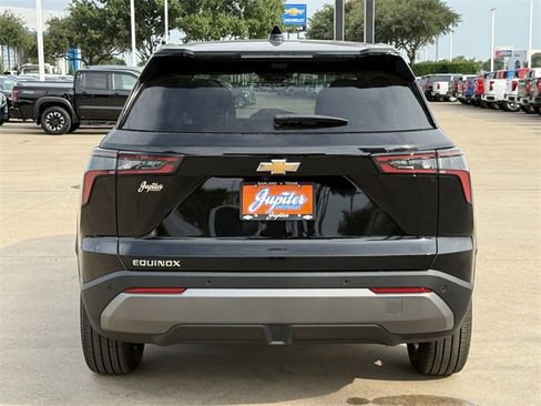 New 2026 Chevrolet Equinox LT w/ Convenience Package II image 5