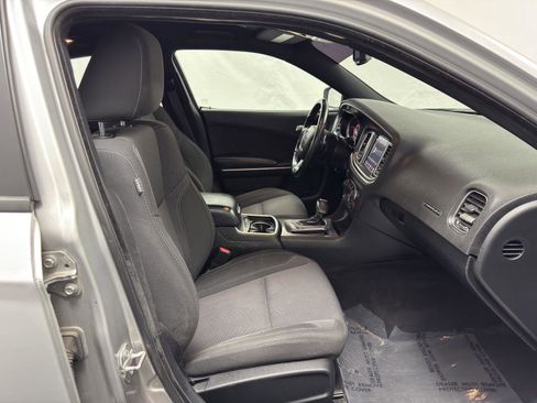 Used 2019 Dodge Charger SXT image 36