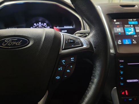 Used 2018 Ford Edge Titanium w/ Technology Package image 24
