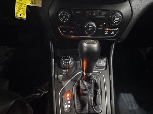 Used 2022 Jeep Cherokee Latitude w/ Sun & Sound Group image 26