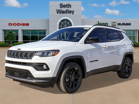 New 2026 Jeep Compass Latitude image 3