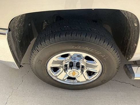 Used 2009 Chevrolet Silverado 2500 LT w/ Exterior Plus Package RWD image 9