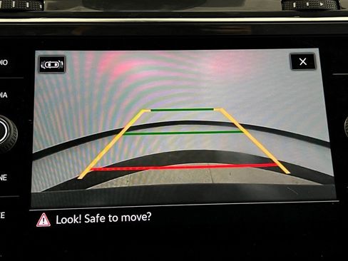 Used 2023 Volkswagen Tiguan SE R-Line image 28