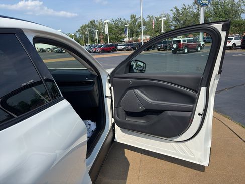 Used 2025 Ford Mustang Mach-E Premium RWD image 18