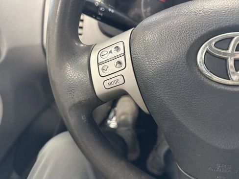 Used 2013 Toyota Corolla LE image 32