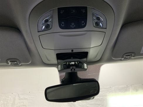 Used 2024 Chrysler Pacifica Touring-L FWD image 43