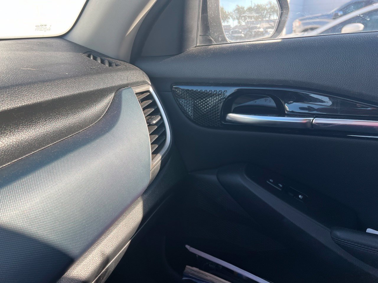Used 2021 Kia Seltos S FWD image 17
