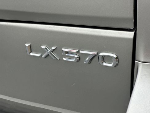 Used 2019 Lexus LX 570 4WD image 7