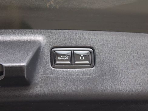 Used 2024 Hyundai Santa Fe Limited image 10