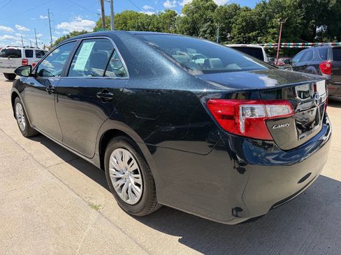 Used 2014 Toyota Camry LE FWD image 5