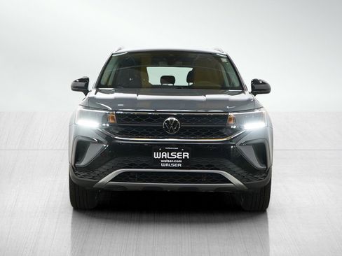 Used 2024 Volkswagen Taos SE AWD/4WD image 8