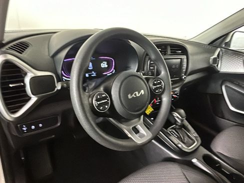 Used 2024 Kia Soul LX FWD image 14