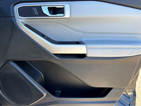 Used 2023 Ford Explorer XLT w/ Equipment Group 202A image 11