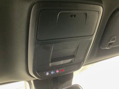 Used 2025 Buick Enclave Preferred image 17