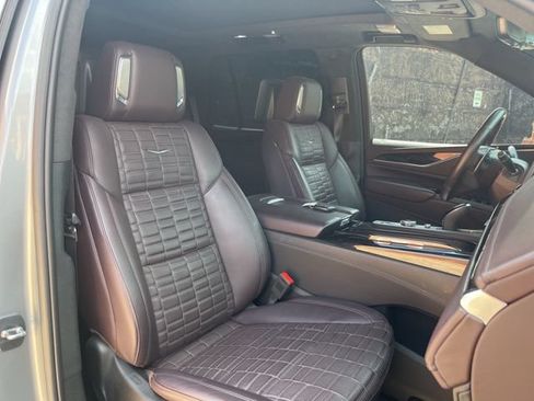 Used 2023 Cadillac Escalade V AWD/4WD image 21