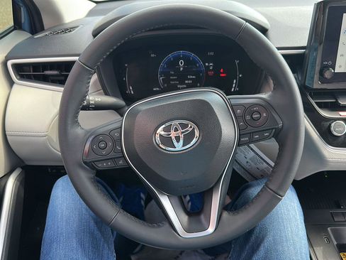 Used 2026 Toyota Corolla Cross LE image 21