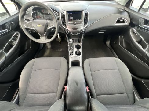 Used 2019 Chevrolet Cruze LT w/ LT Fleet Convenience Package image 16