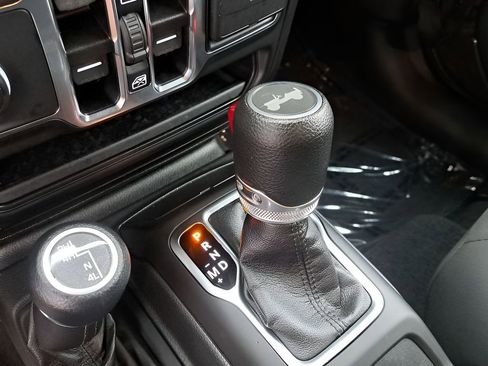 Used 2021 Jeep Wrangler Unlimited Sport image 24