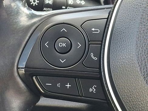 Used 2019 Toyota RAV4 Limited image 25