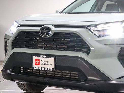 Certified 2022 Toyota RAV4 XLE w/ Convenience Package FWD image 8