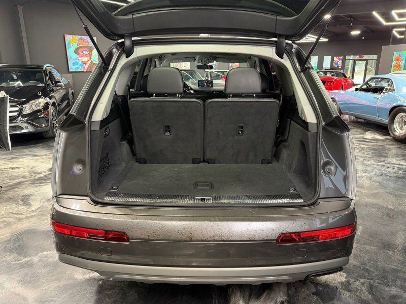 Used 2019 Audi Q7 2.0T Premium Plus w/ Premium Plus Package AWD/4WD image 25