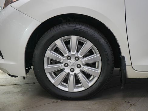 Used 2017 Toyota Sienna XLE w/ XLE Navigation Package AWD/4WD image 30