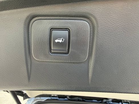 Used 2024 Nissan Murano SL w/ Cargo Package AWD/4WD image 13
