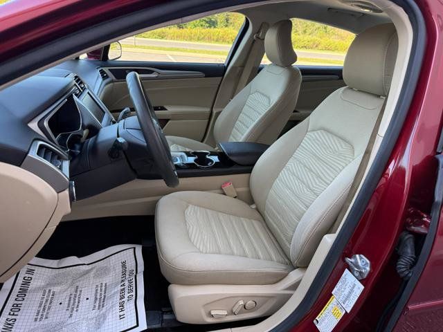 Used 2016 Ford Fusion SE FWD image 10