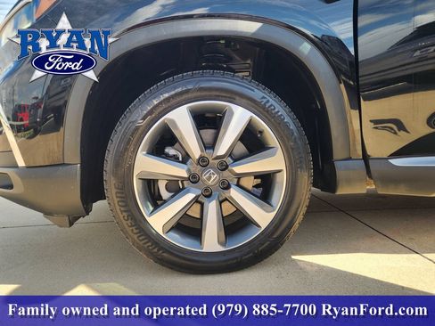 Used 2025 Honda Pilot Elite image 8