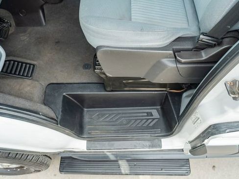 Used 2015 Ford Transit 350 XLT image 18