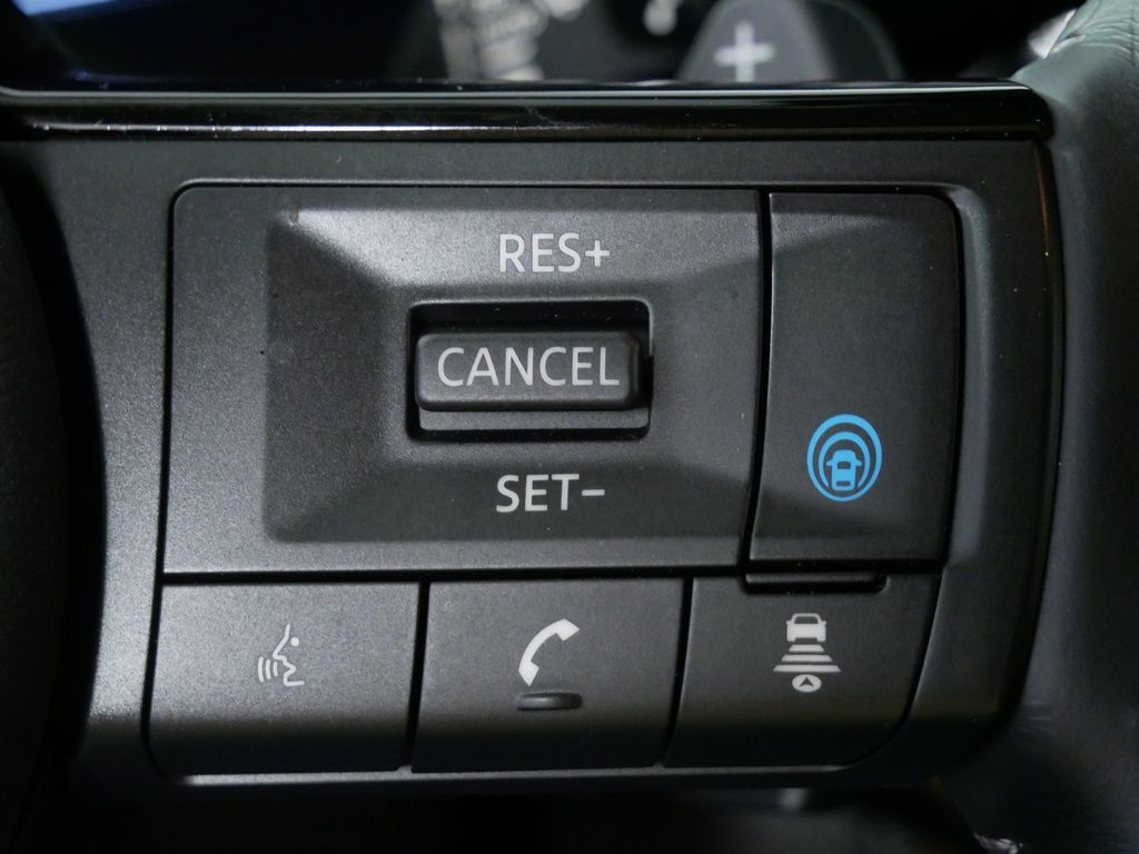 Used 2025 Nissan Pathfinder Platinum w/ Cargo Package AWD/4WD image 26