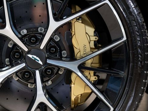 Used 2025 Aston Martin DBX 707 image 9