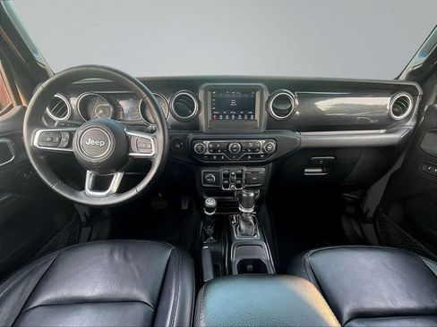 Used 2021 Jeep Wrangler Unlimited Sahara AWD/4WD image 9